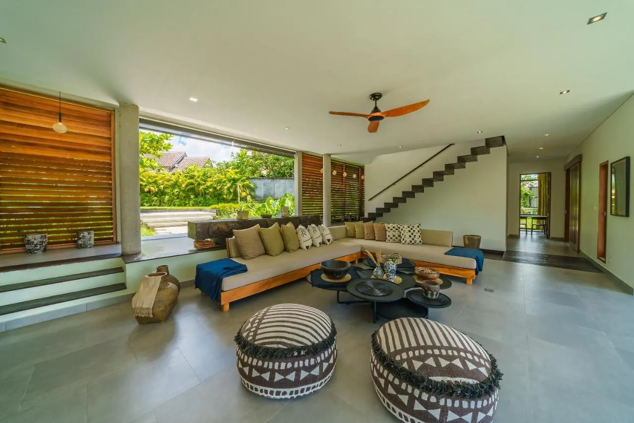 La Maison d'Ulysse - Luxury 4BR Villa Surrounded by Rice Paddies Kerobokan 0*,